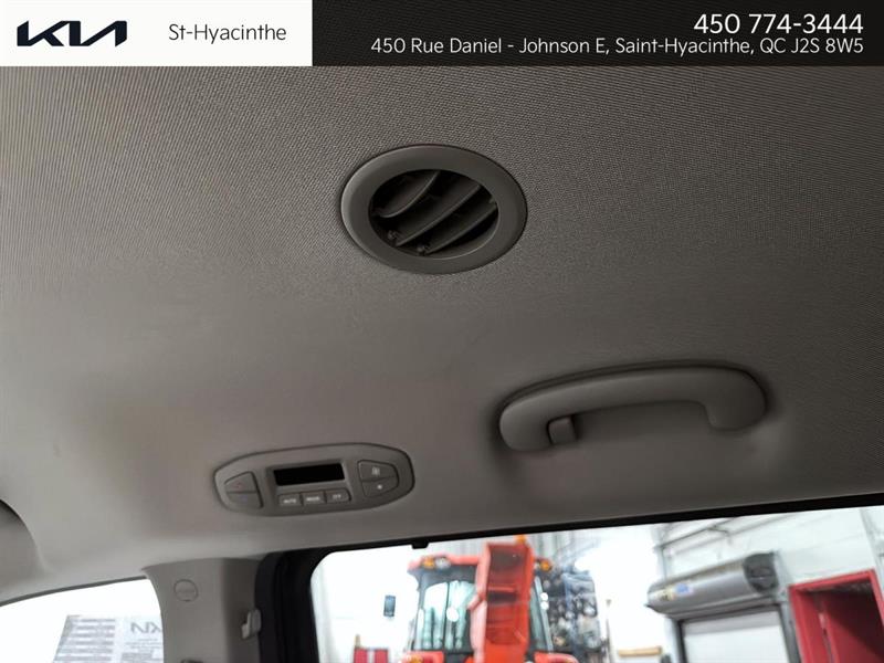 kia Sedona 2017 - 30