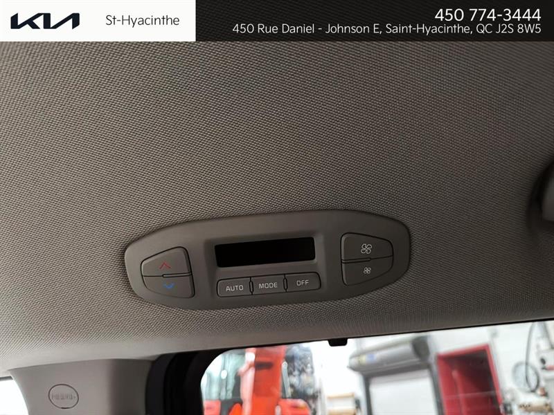 kia Sedona 2017 - 31
