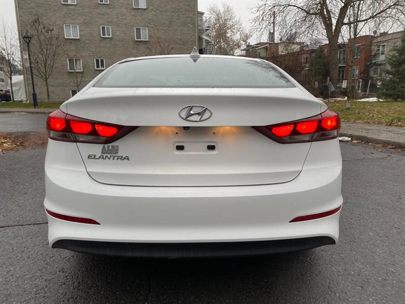 hyundai Elantra 2018 - 12