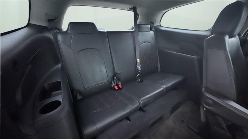 buick Enclave 2017 - 24