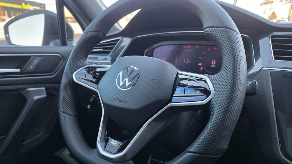 volkswagen Tiguan 2022 - 24