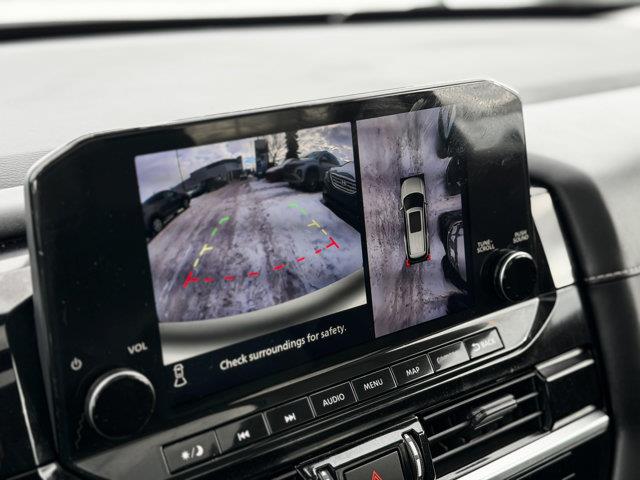 nissan Pathfinder 2022 - 17