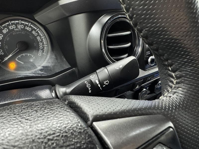 toyota Tacoma 2021 - 24