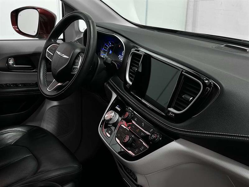 chrysler Pacifica 2022 - 26