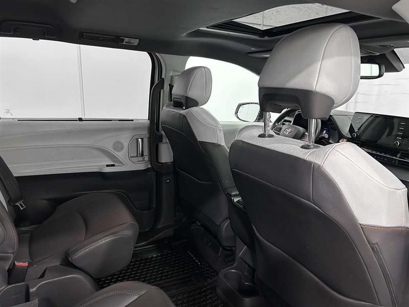toyota Sienna 2021 - 25