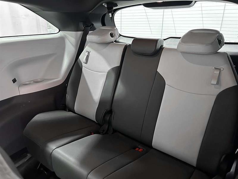 toyota Sienna 2021 - 24