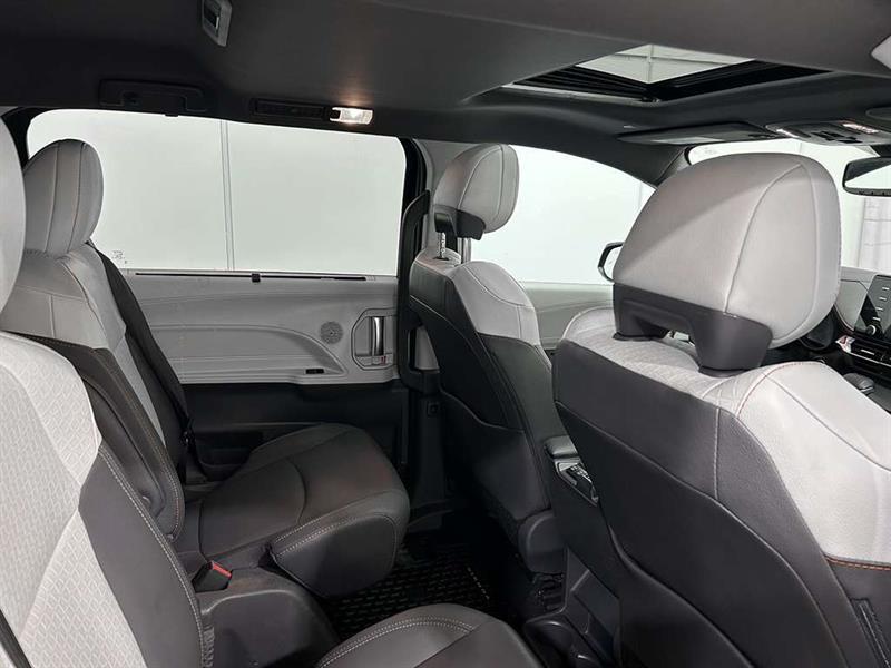 toyota Sienna 2021 - 27