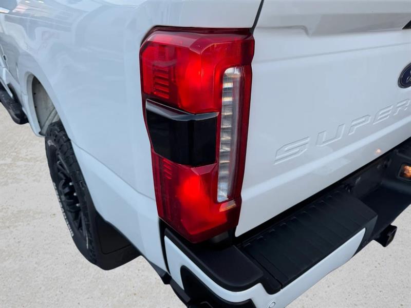 ford Super Duty F-350 à roues arrière simples 2023 - 9