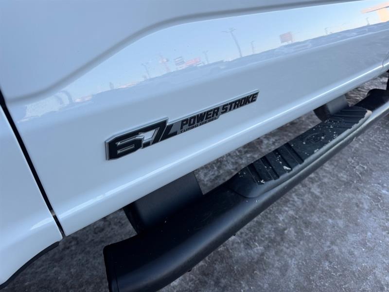 ford Super Duty F-350 à roues arrière simples 2023 - 21