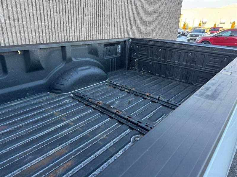 ford Super Duty F-350 à roues arrière simples 2023 - 25