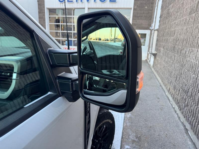 ford Super Duty F-350 à roues arrière simples 2023 - 28