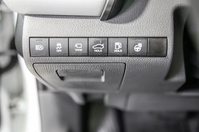 toyota Camry 2021 - 19