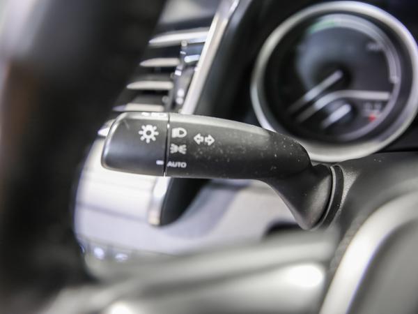 toyota Camry 2021 - 17