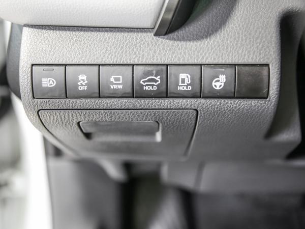 toyota Camry 2021 - 19