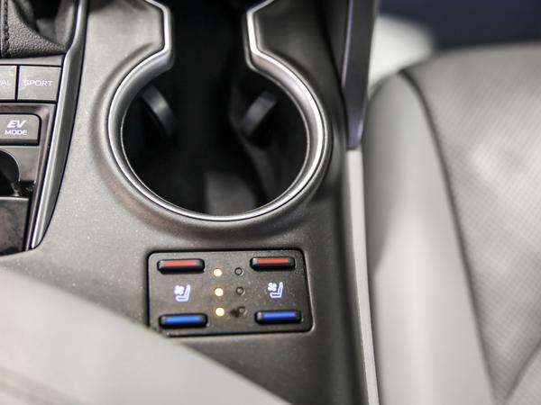 toyota Camry 2021 - 24