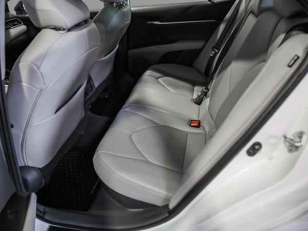 toyota Camry 2021 - 28