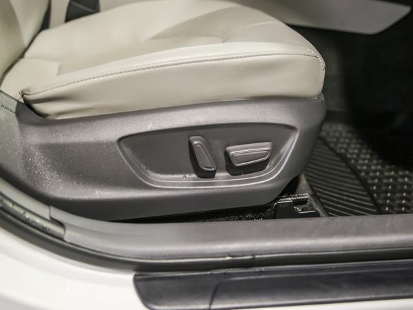 toyota Camry 2021 - 30