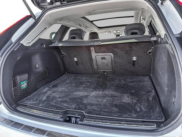 volvo XC60 hybride rechargeable 2025 - 11