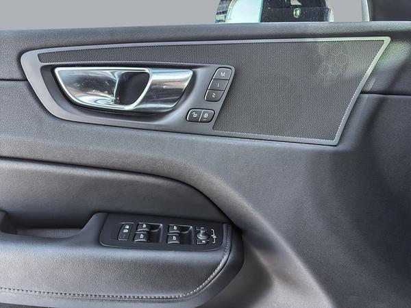 volvo XC60 hybride rechargeable 2025 - 17