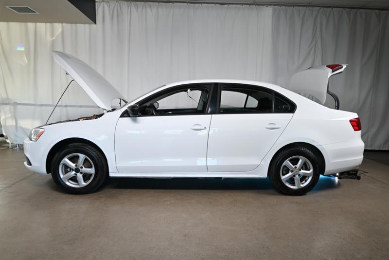 2013 Volkswagen Jetta - Image 9