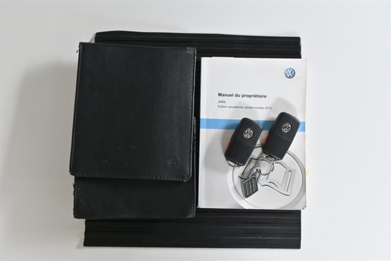 2013 Volkswagen Jetta - Image 12