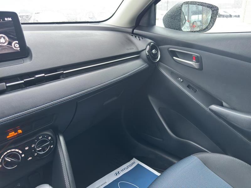 toyota Yaris Hatchback 2020 - 19