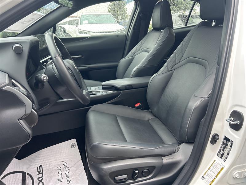 lexus UX 2023 - 17