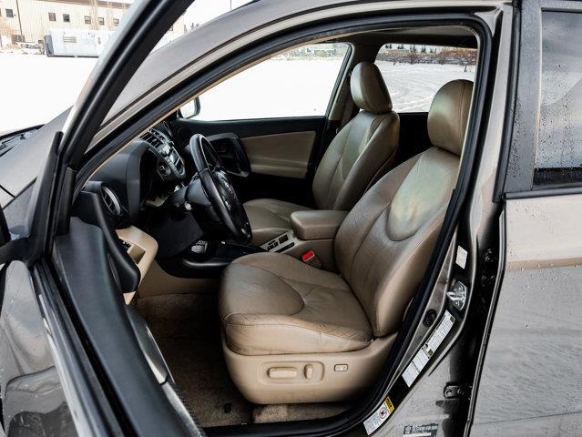 toyota RAV4 2010 - 17