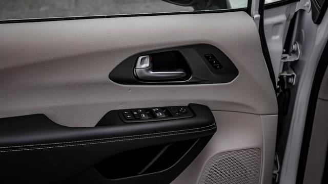 chrysler Pacifica 2024 - 8