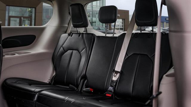 chrysler Pacifica 2024 - 11