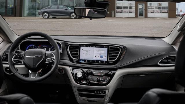 chrysler Pacifica 2024 - 12