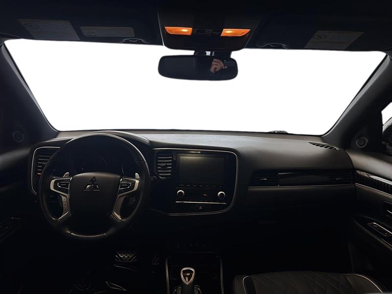 mitsubishi Outlander rechargeable 2022 - 24