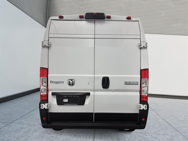 ram ProMaster fourgonnette utilitaire 2024 - 11