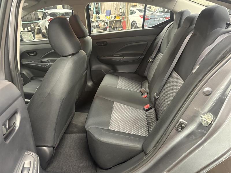 nissan Versa 2021 - 12