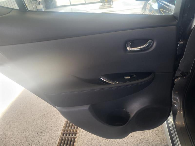 nissan LEAF 2019 - 17