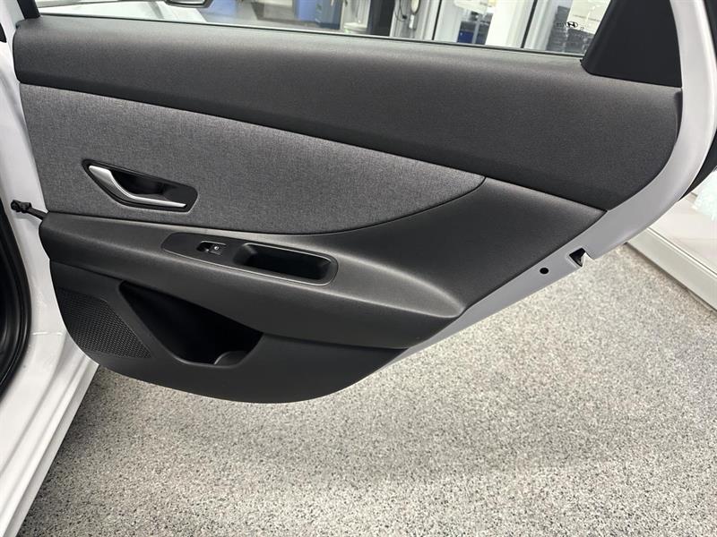 hyundai Elantra hybride 2023 - 16