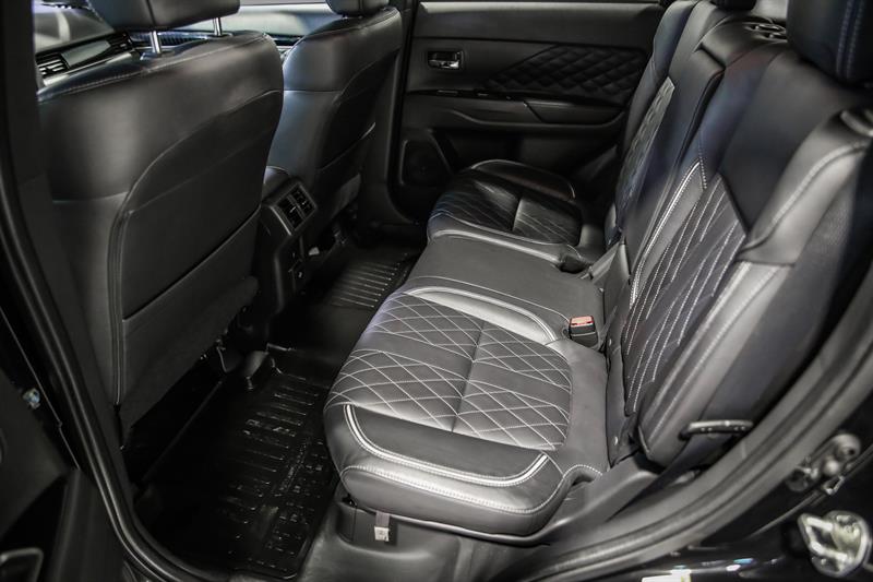 mitsubishi Outlander rechargeable 2020 - 26