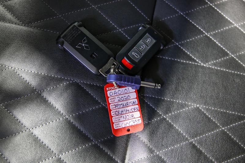 mitsubishi Outlander rechargeable 2020 - 29