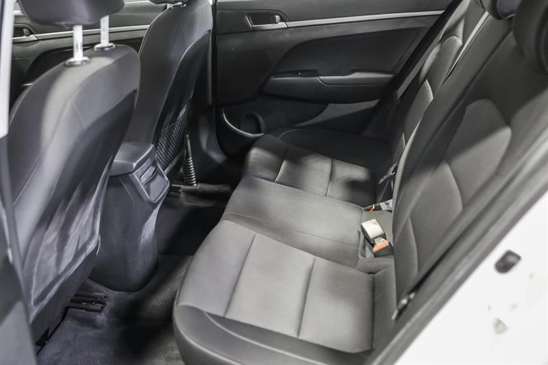hyundai Elantra 2018 - 21