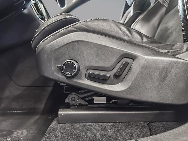 volvo XC60 2019 - 12