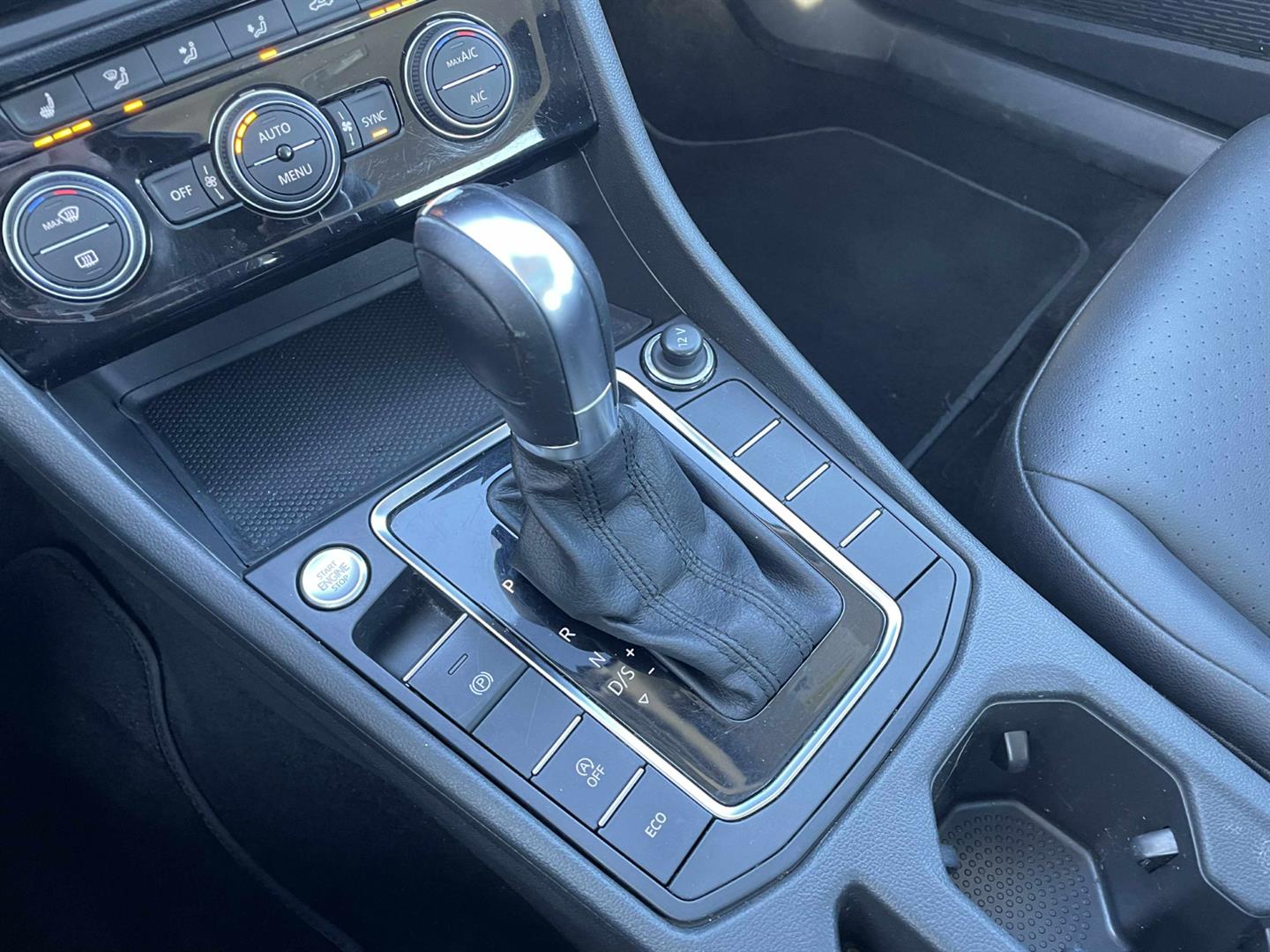 volkswagen Jetta 2019 - 13