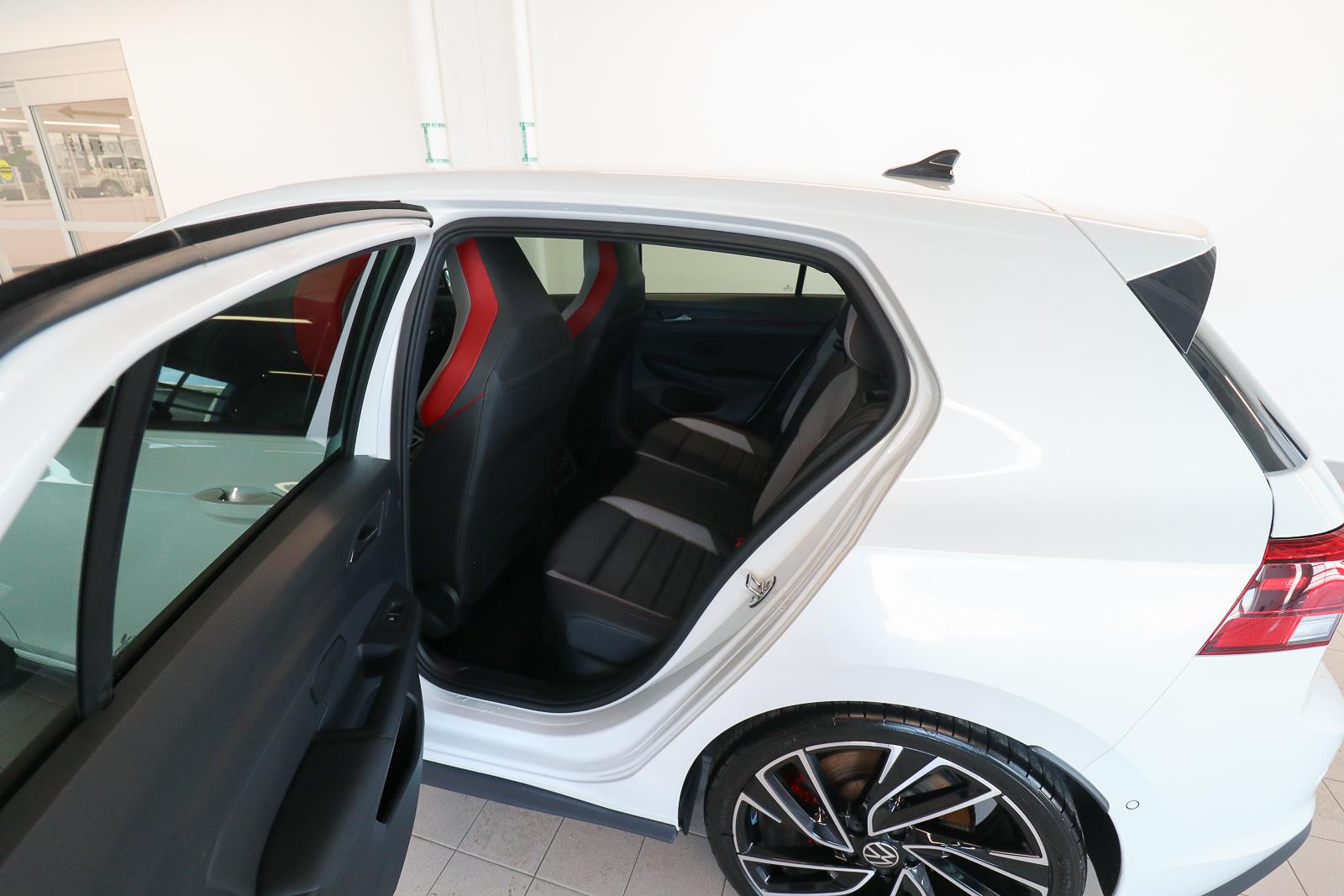 volkswagen Golf GTI 2023 - 17