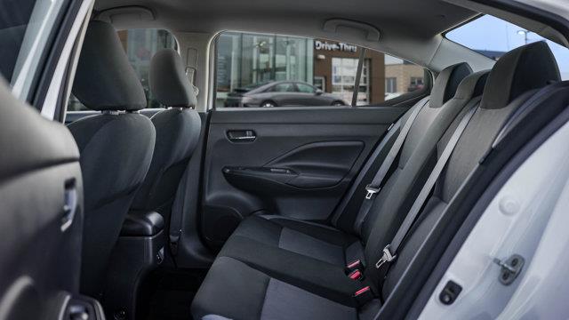 nissan Versa 2024 - 10