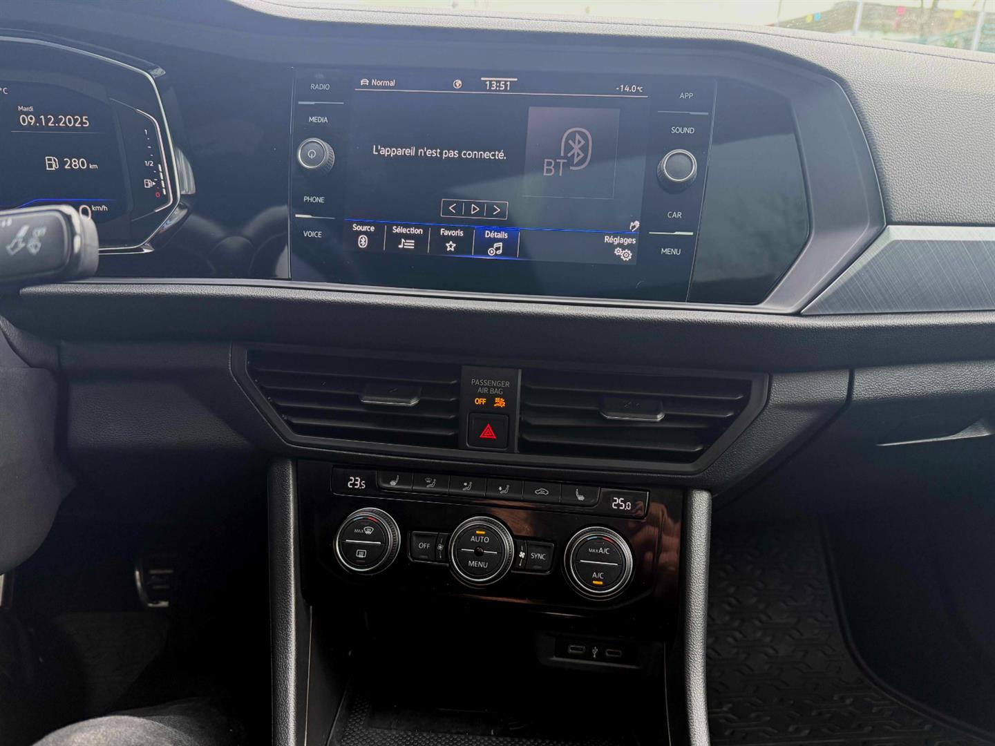 volkswagen Jetta 2023 - 18