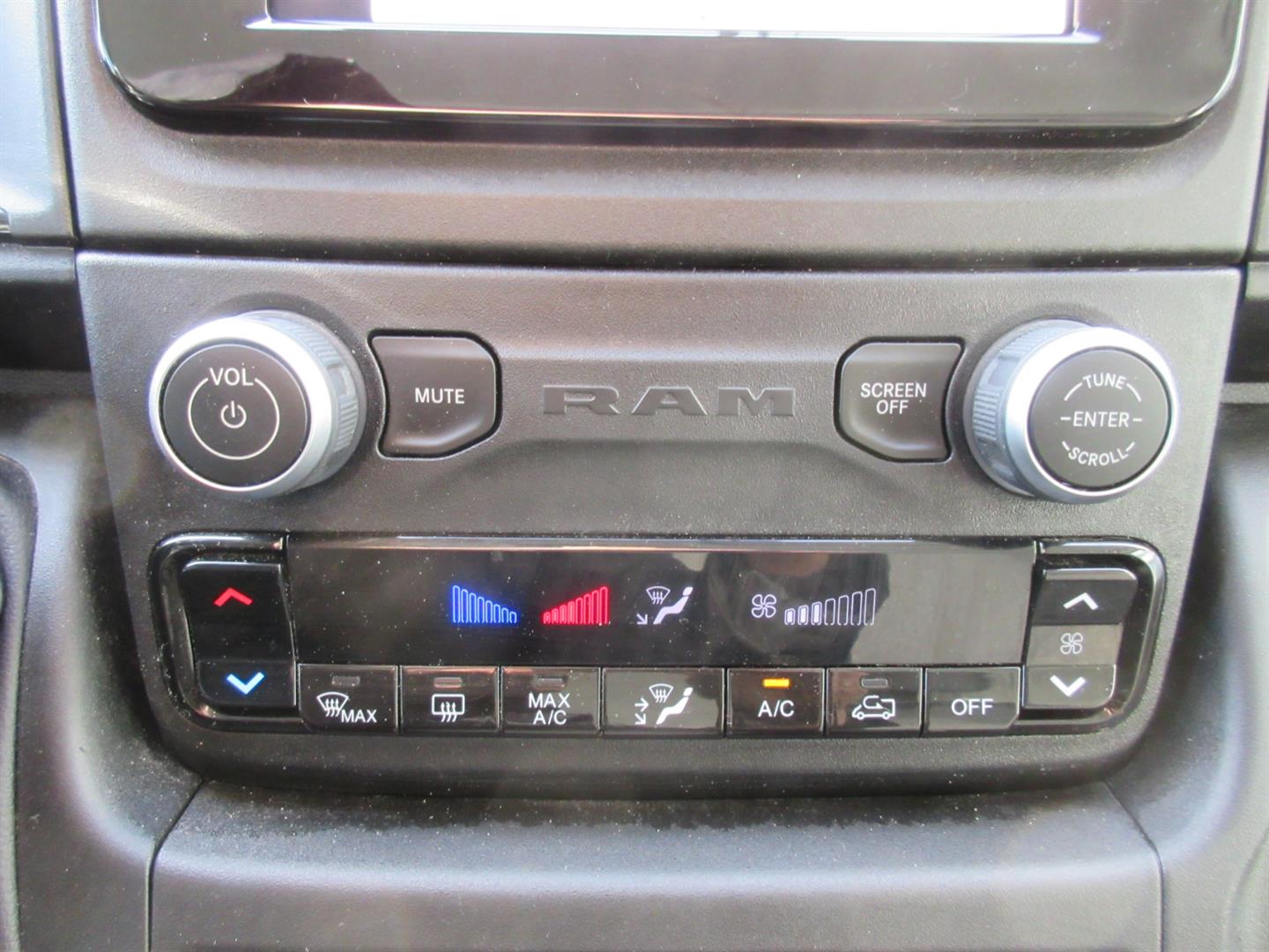 ram ProMaster fourgonnette utilitaire 2023 - 28