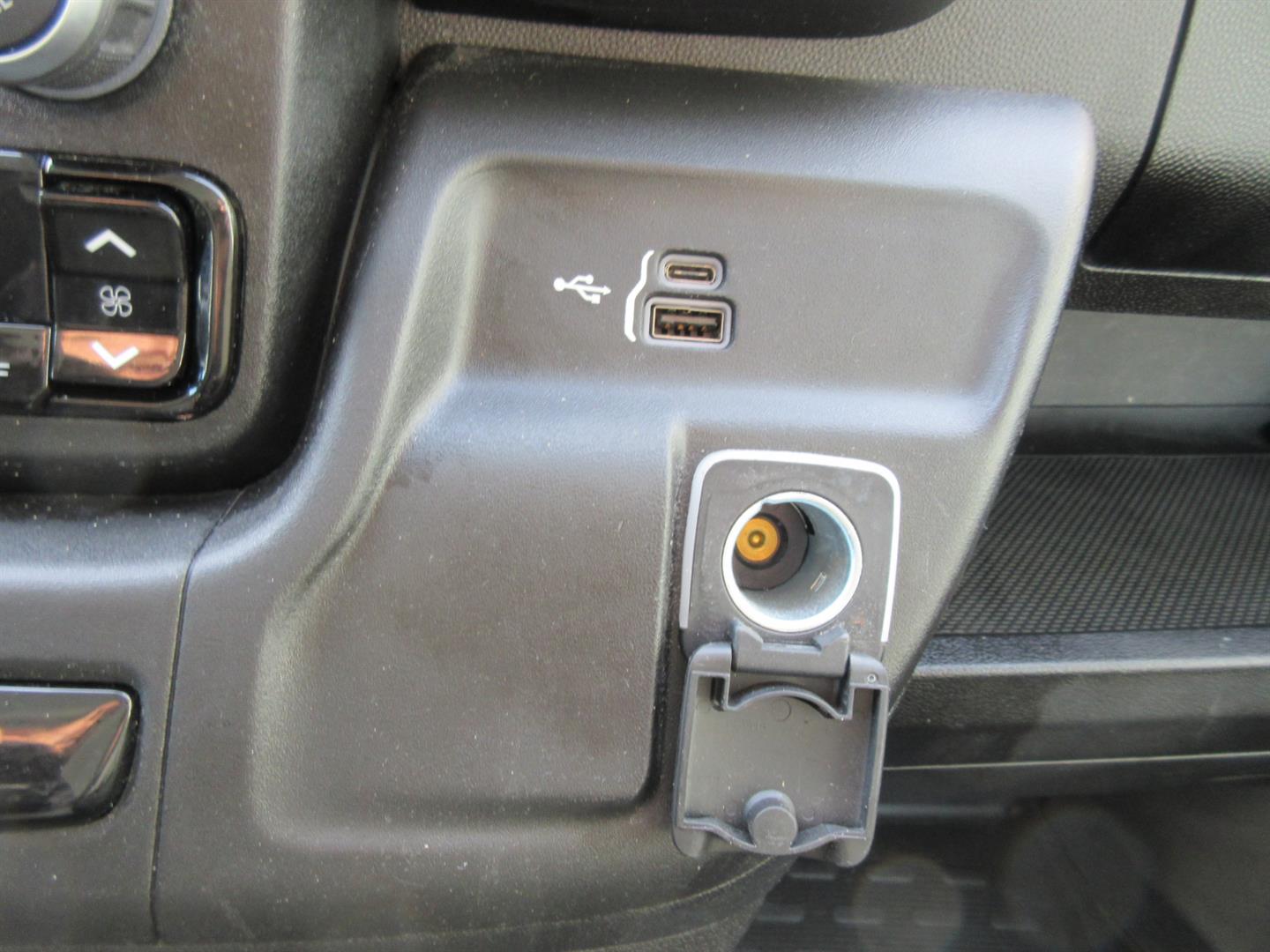 ram ProMaster fourgonnette utilitaire 2023 - 31