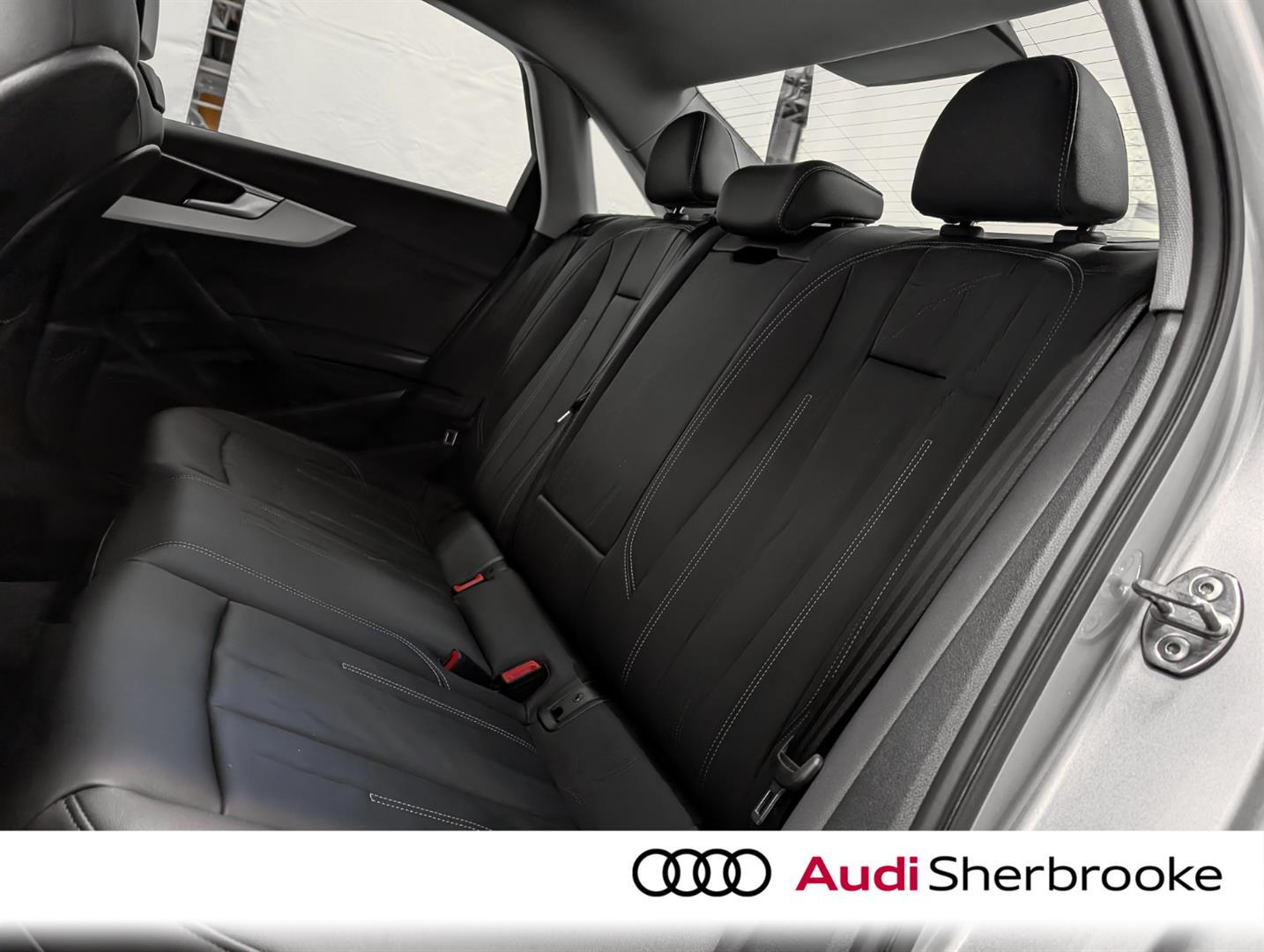 audi berline A4 2024 - 12