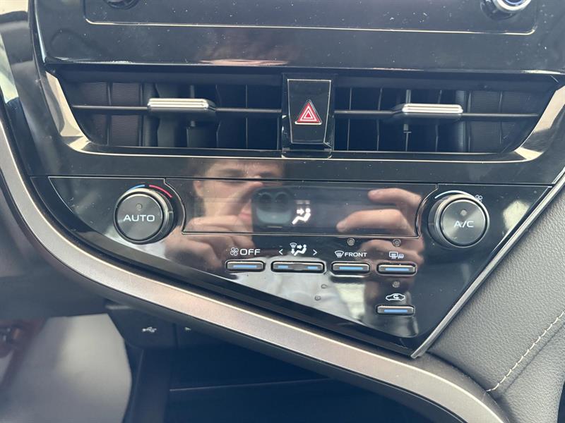 toyota Camry 2021 - 18