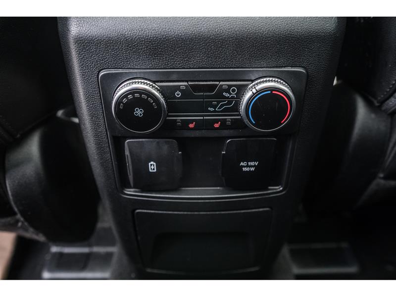 ford Explorer 2023 - 32