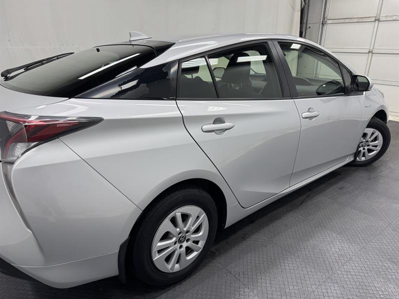 toyota Prius 2017 - 11